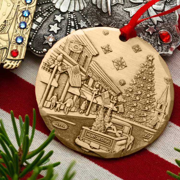 2021 Annual Ornament- An American Christmas (Bronze)