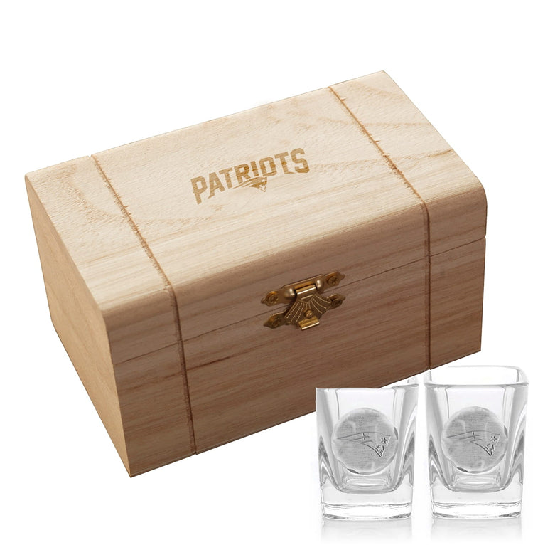 New England Patriots 2-Piece Shot Glass Set and Box (Aluminum)
