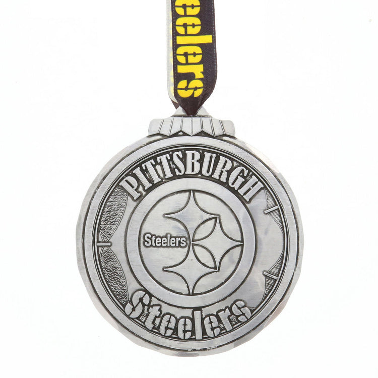 Ben Roethlisberger Foundation Classic Round Steelers Ornament (Aluminum)