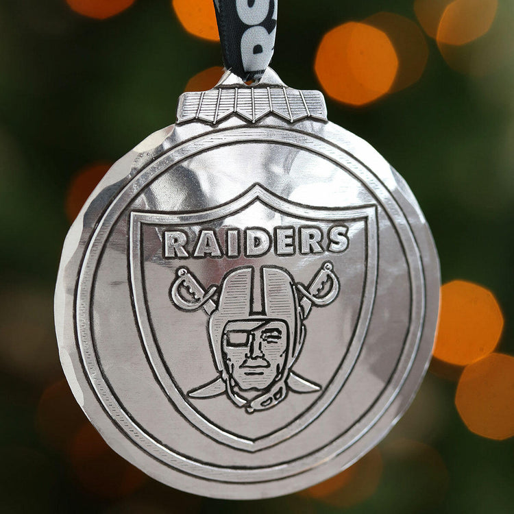 Las Vegas Raiders Classic Round Ornament (Aluminum)