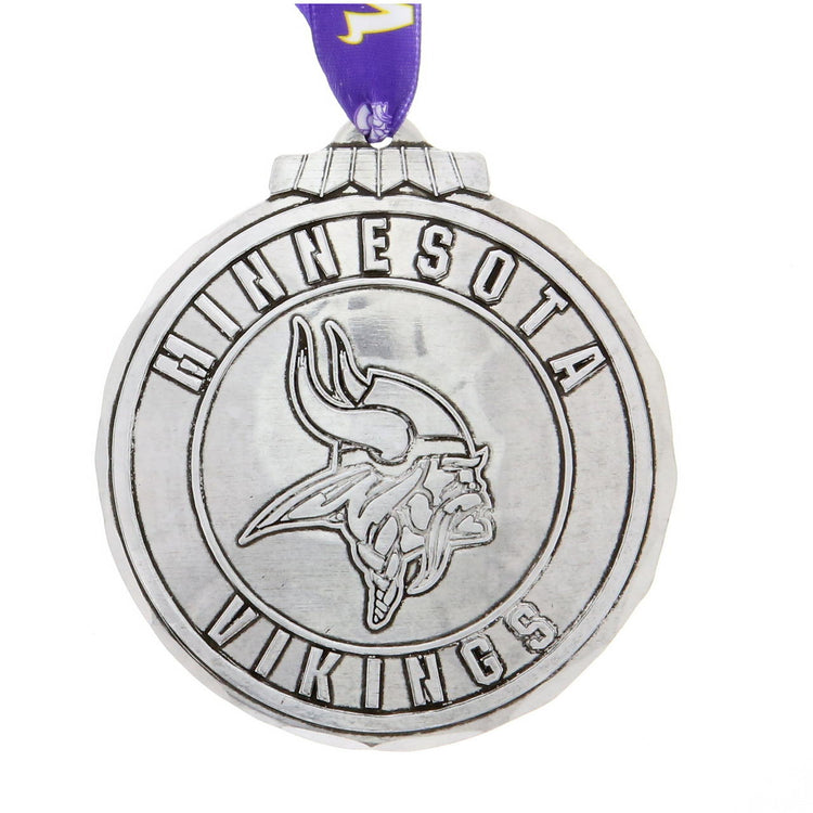 Minnesota Vikings Classic Round Ornament (Aluminum)