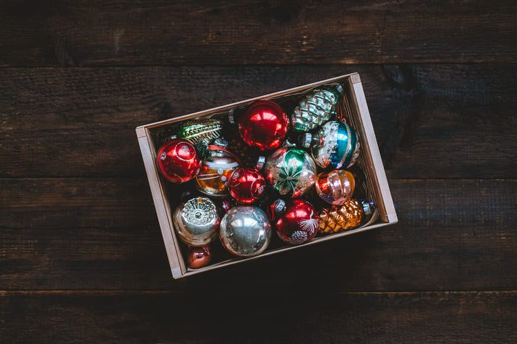 4 Christmas Ornament Display Ideas