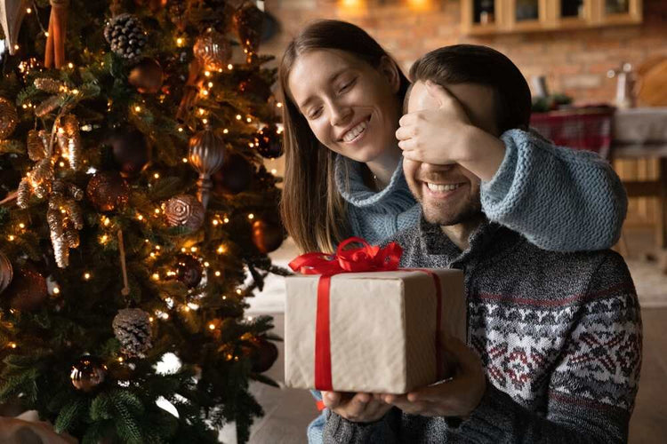 8 Christmas Gift Ideas to Delight the Men in Your Life