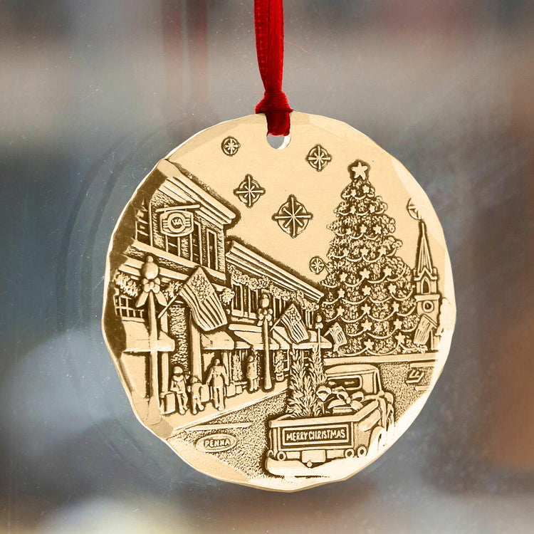2021 Annual Ornament- An American Christmas (Bronze)
