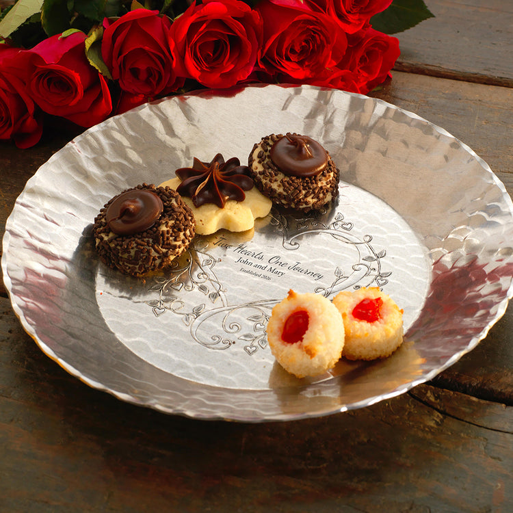 Heart and Vine Medium Round Tray (Aluminum)