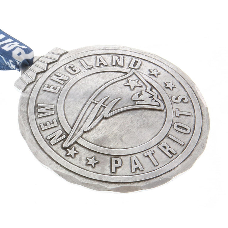 New England Patriots Classic Round Ornament (Aluminum)