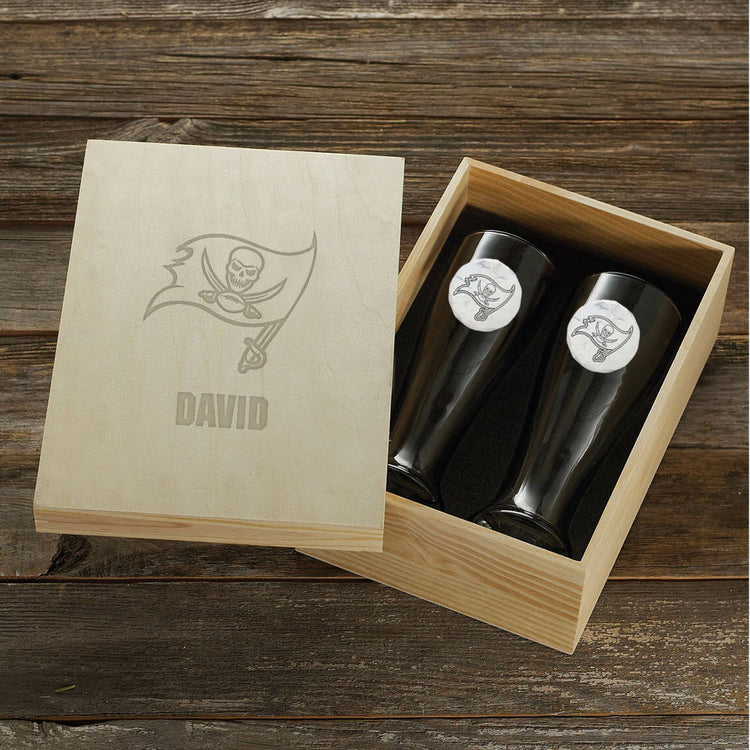 Tampa Bay Buccaneers Pilsner Set and Collector's Box 